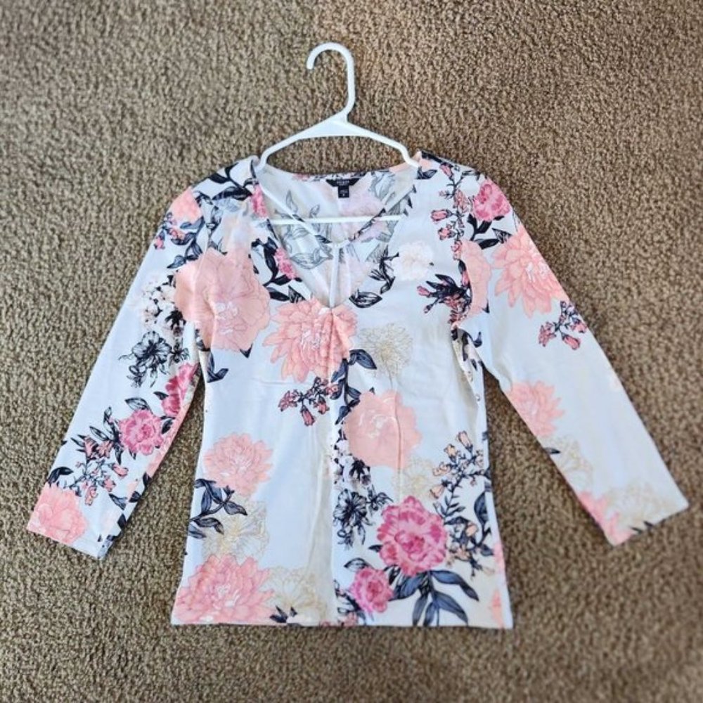 Guess Cropped 3/4 Sleeve Blouse Shirt Size Medium EUC